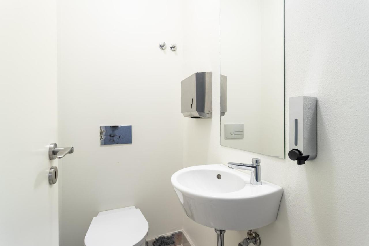 Bairro Alto Guesthouse Lisbon Bagian luar foto