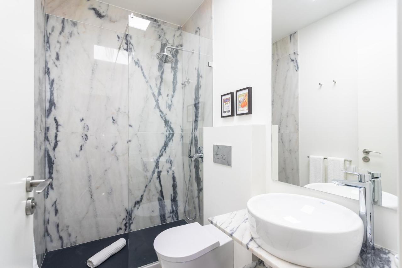 Bairro Alto Guesthouse Lisbon Bagian luar foto